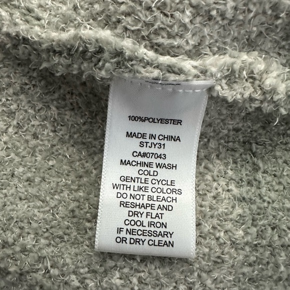 Sincerely Jule’s Plaid Women's Sweater Two Piece Set - Picture 7 of 9